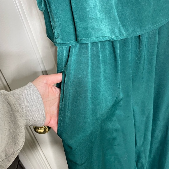 Lulu’s Emerald Green One Shoulder Jumpsuit | XS - Picture 5 of 11